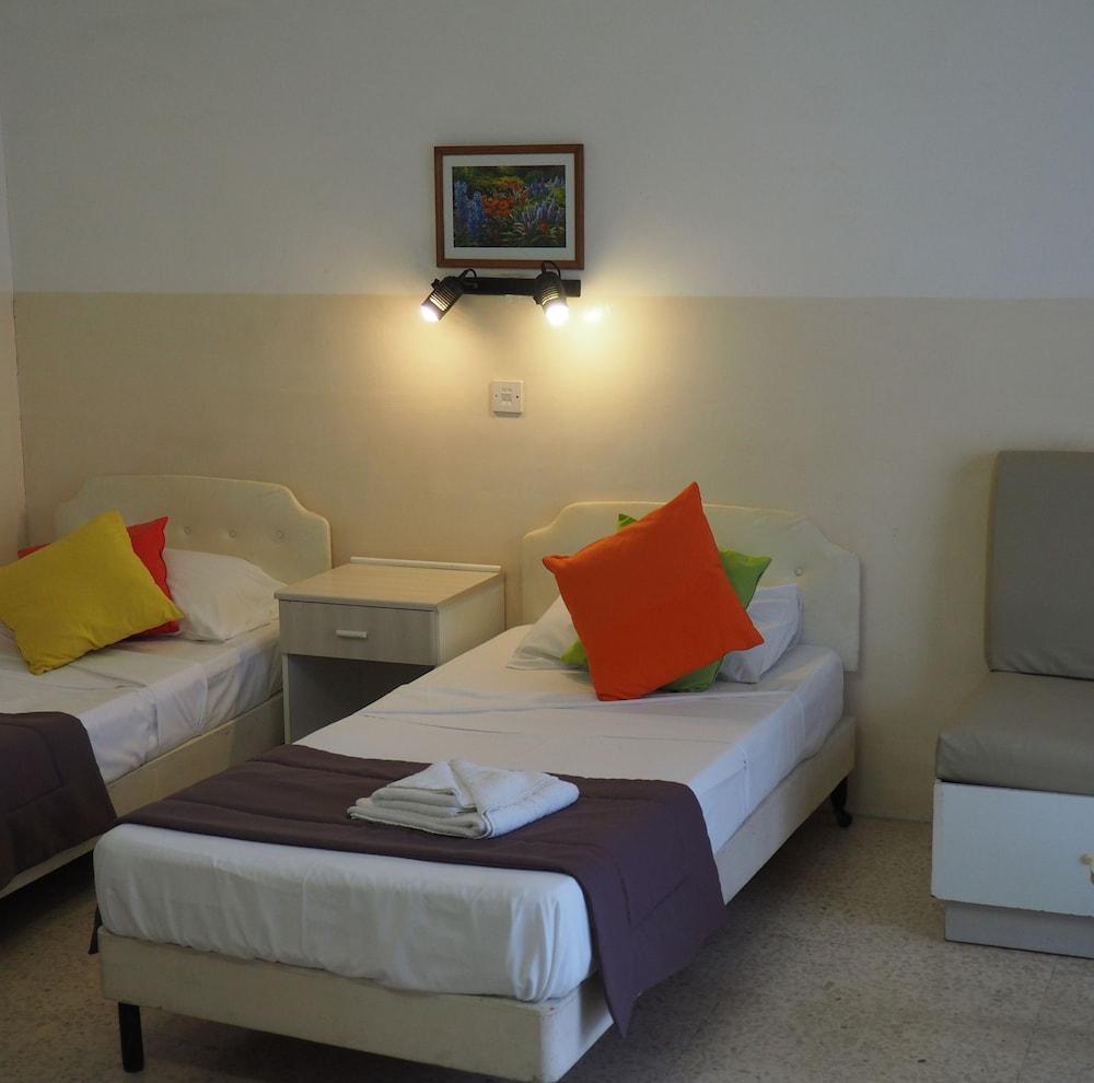 Huli Hotel & Apartments Qawra Extérieur photo