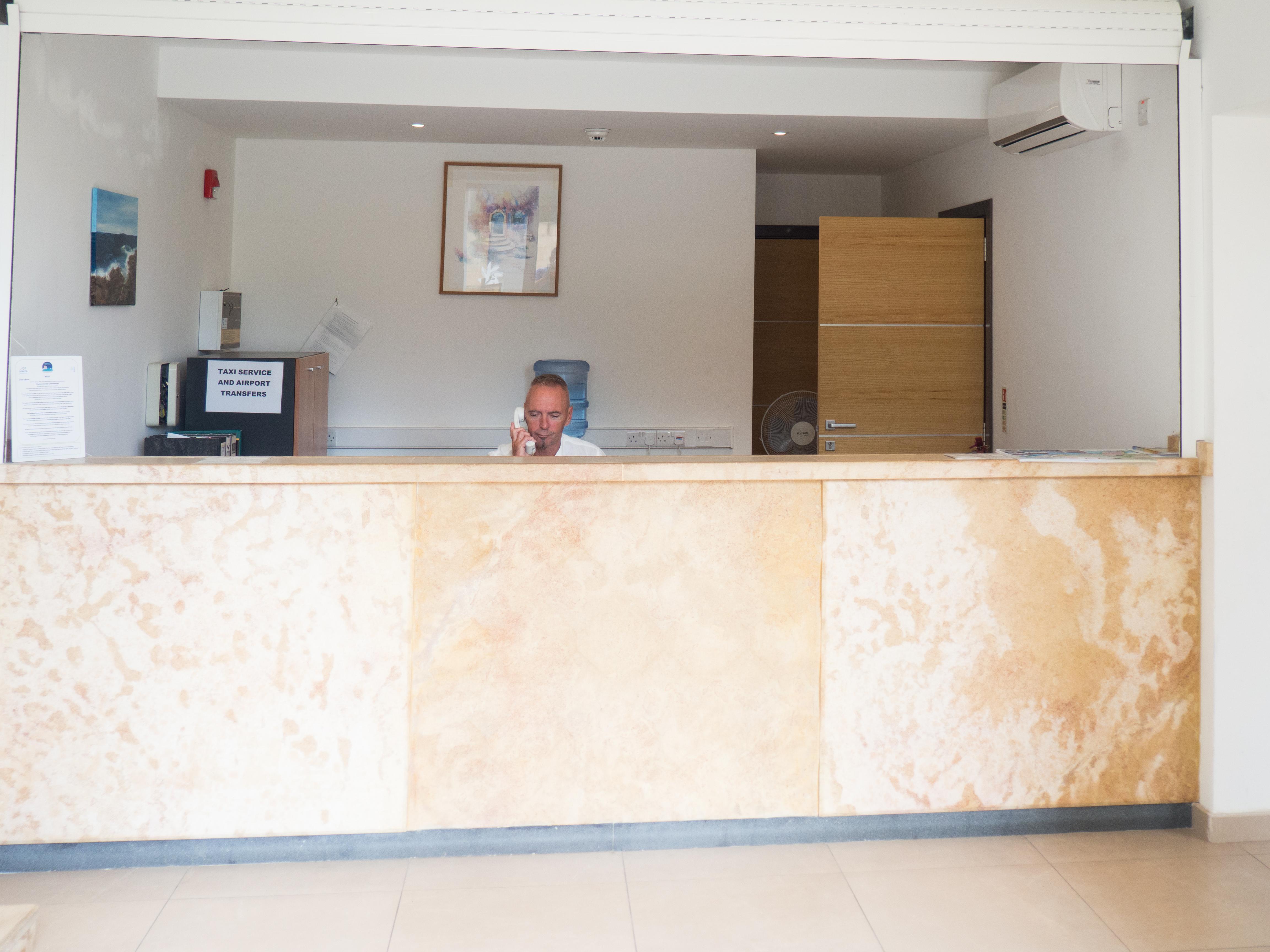 Huli Hotel & Apartments Qawra Extérieur photo